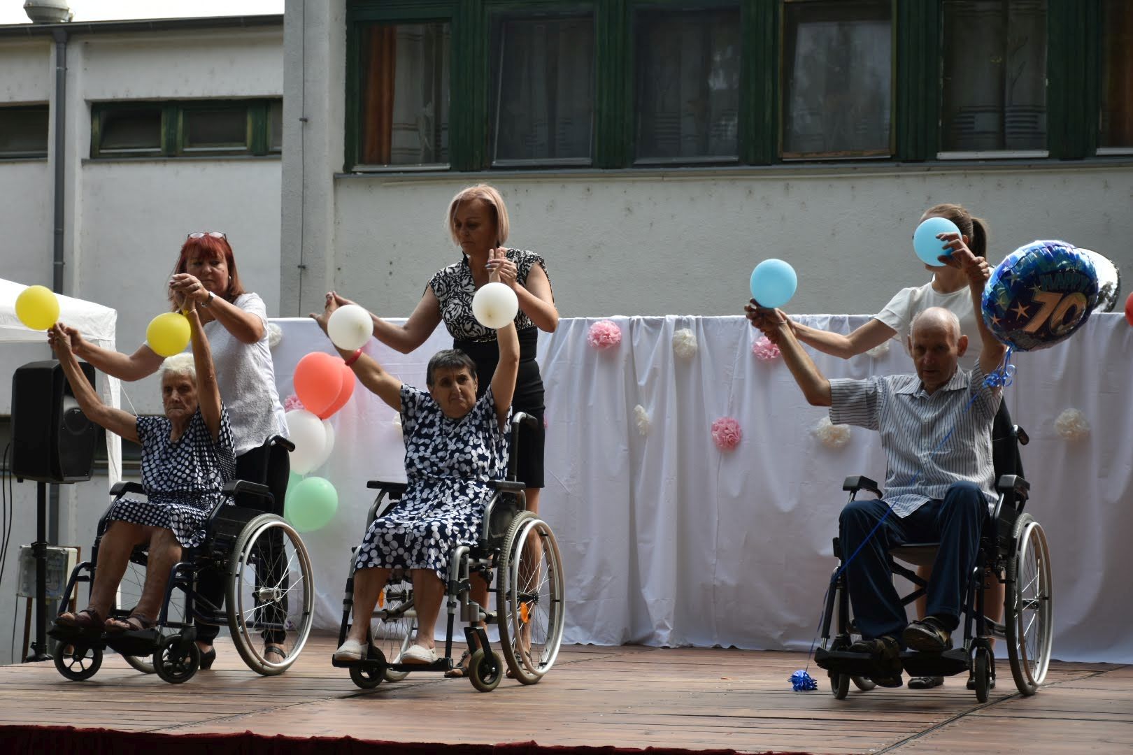 70 éves jubileumi ünnepség kerekesszék tánc
